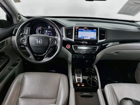 Used 2018 Honda Pilot Touring image 24
