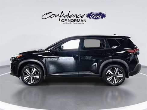 Used 2023 Nissan Rogue SL image 5