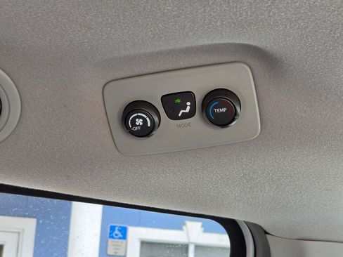 Used 2012 Toyota Sienna LE FWD image 24