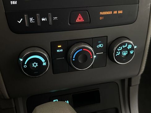 Used 2014 Chevrolet Traverse LS FWD image 16