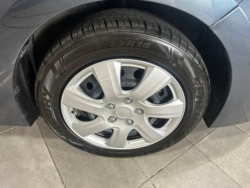 Used 2017 Toyota Corolla LE FWD image 11
