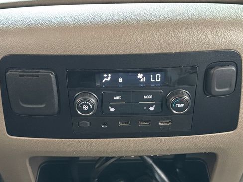 Used 2020 GMC Yukon SLT w/ Premium Edition RWD image 12
