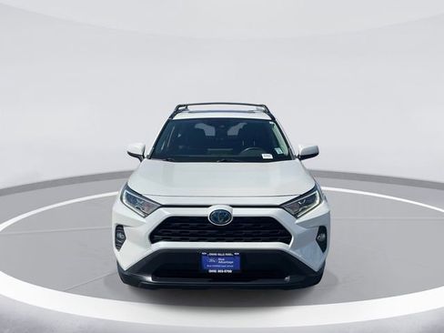 Used 2021 Toyota RAV4 XLE Premium image 2