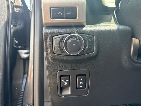 Used 2020 Ford F150 Platinum w/ Equipment Group 701A Luxury AWD/4WD image 18