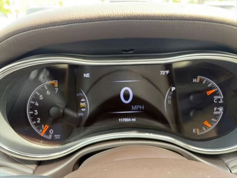 Used 2019 Jeep Grand Cherokee Overland AWD/4WD image 13
