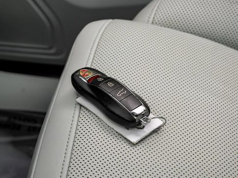 Used 2021 Porsche Macan GTS AWD/4WD image 52