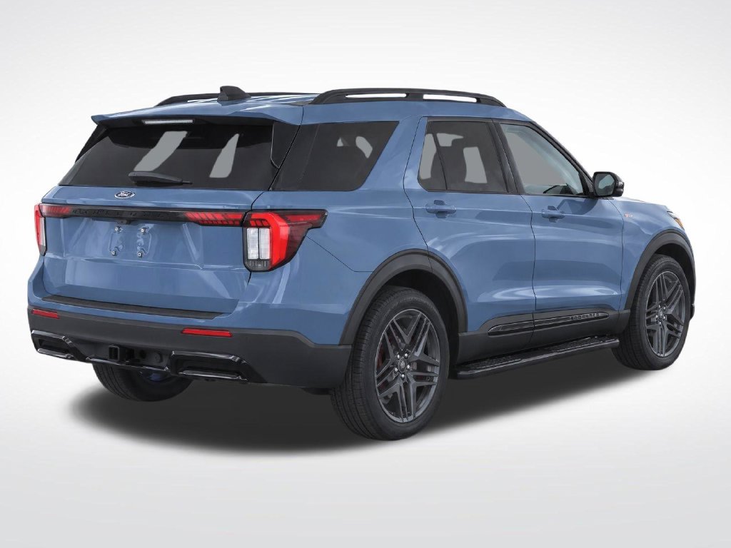 Used 2025 Ford Explorer ST-Line w/ Premium Package RWD image 3