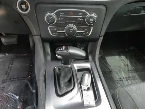 Used 2018 Dodge Charger SXT w/ Blacktop Package RWD image 22