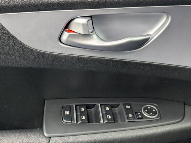 Certified 2023 Kia Forte LXS FWD image 14