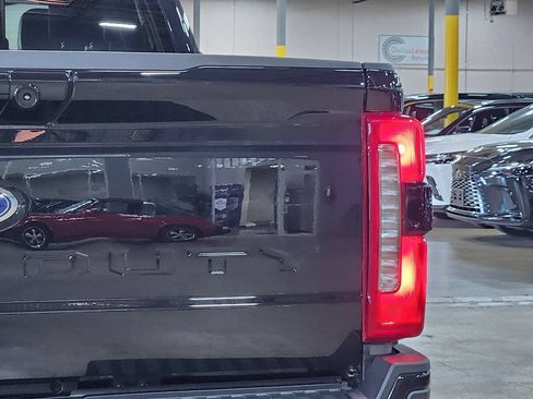 Used 2023 Ford F250 Lariat w/ Lariat Ultimate Package AWD/4WD image 22