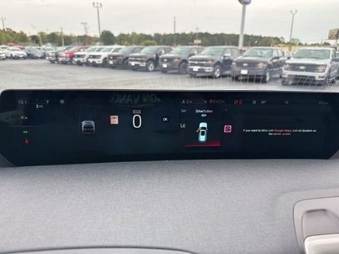 New 2025 Ford Expedition Active image 14