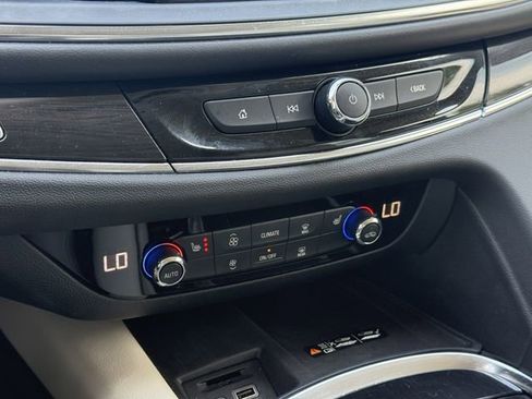 Used 2024 Buick Enclave Essence w/ Sport Touring Edition image 28