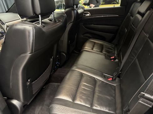 Used 2017 Jeep Grand Cherokee Limited image 22