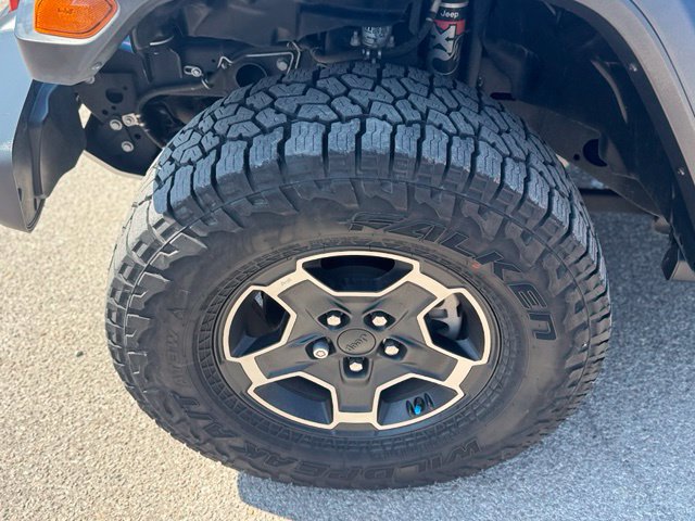 Used 2023 Jeep Gladiator Mojave w/ LED Lighting Group AWD/4WD image 7