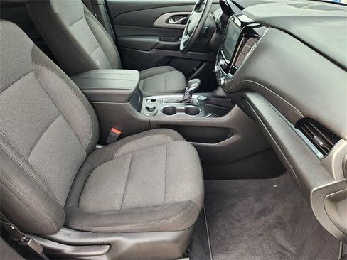 Used 2023 Chevrolet Traverse LT image 14