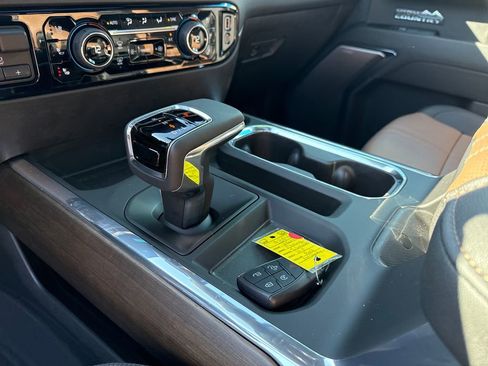 Used 2024 Chevrolet Silverado 1500 High Country w/ High Country Premium Package image 30