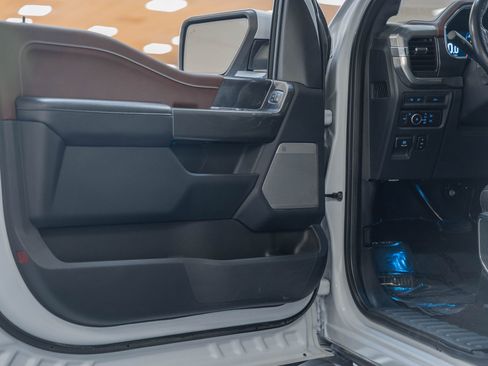 Used 2022 Ford F150 Lariat w/ Equipment Group 502A High image 46