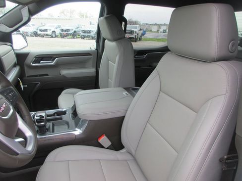 New 2026 GMC Sierra 1500 SLT image 11