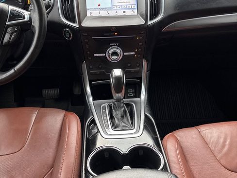 Used 2017 Ford Edge Titanium w/ Equipment Group 301A FWD image 15
