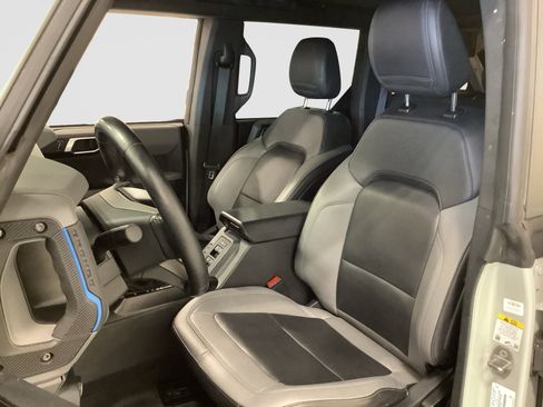 Used 2022 Ford Bronco Black Diamond AWD/4WD image 12