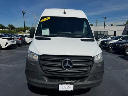 Used 2021 Mercedes-Benz Sprinter 2500 image 8