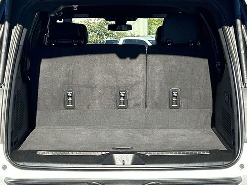 Used 2022 Chevrolet Suburban Premier image 26