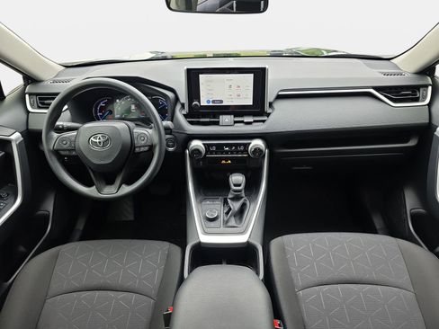 Used 2024 Toyota RAV4 XLE AWD/4WD image 9