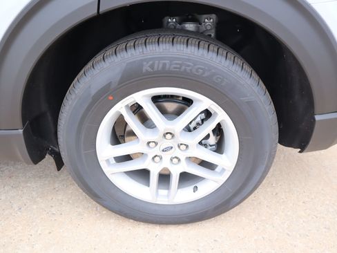 New 2026 Ford Explorer Active RWD image 21