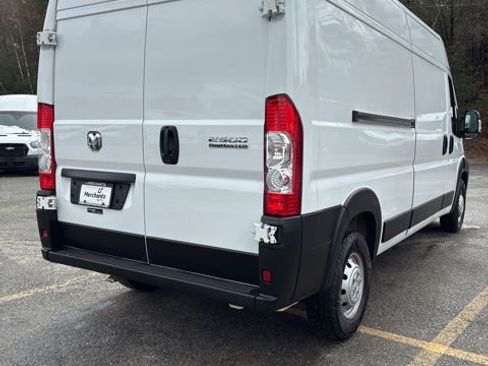 Used 2024 RAM ProMaster 2500 w/ Convenience Group image 7