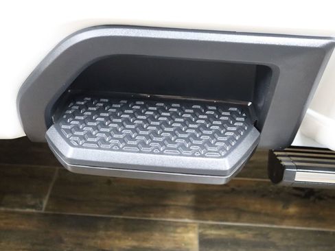 Used 2024 GMC Sierra 2500 Denali w/ Denali Reserve Package image 12