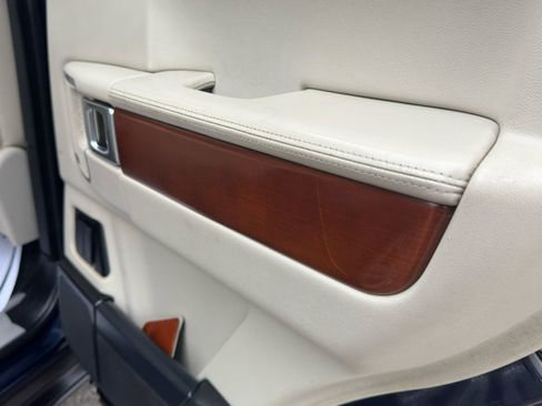 Used 2011 Land Rover Range Rover HSE LUX image 46