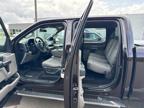 Used 2019 Ford F150 XLT w/ Equipment Group 302A Luxury AWD/4WD image 11