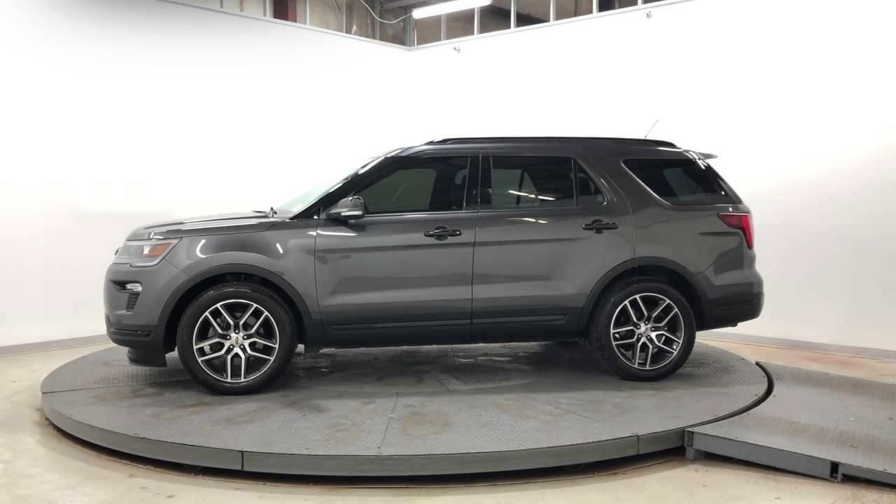 Used 2018 Ford Explorer Sport w/ Equipment Group 401A AWD/4WD image 8