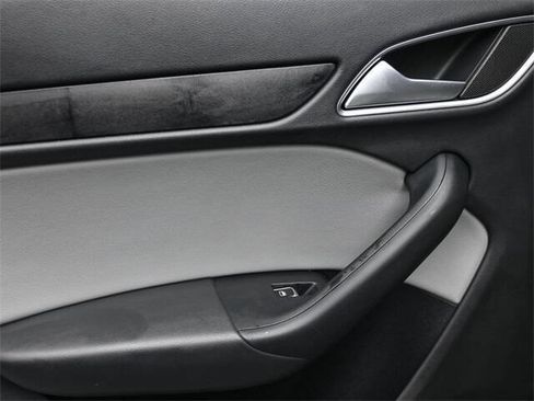 Used 2018 Audi Q3 2.0T Premium image 16