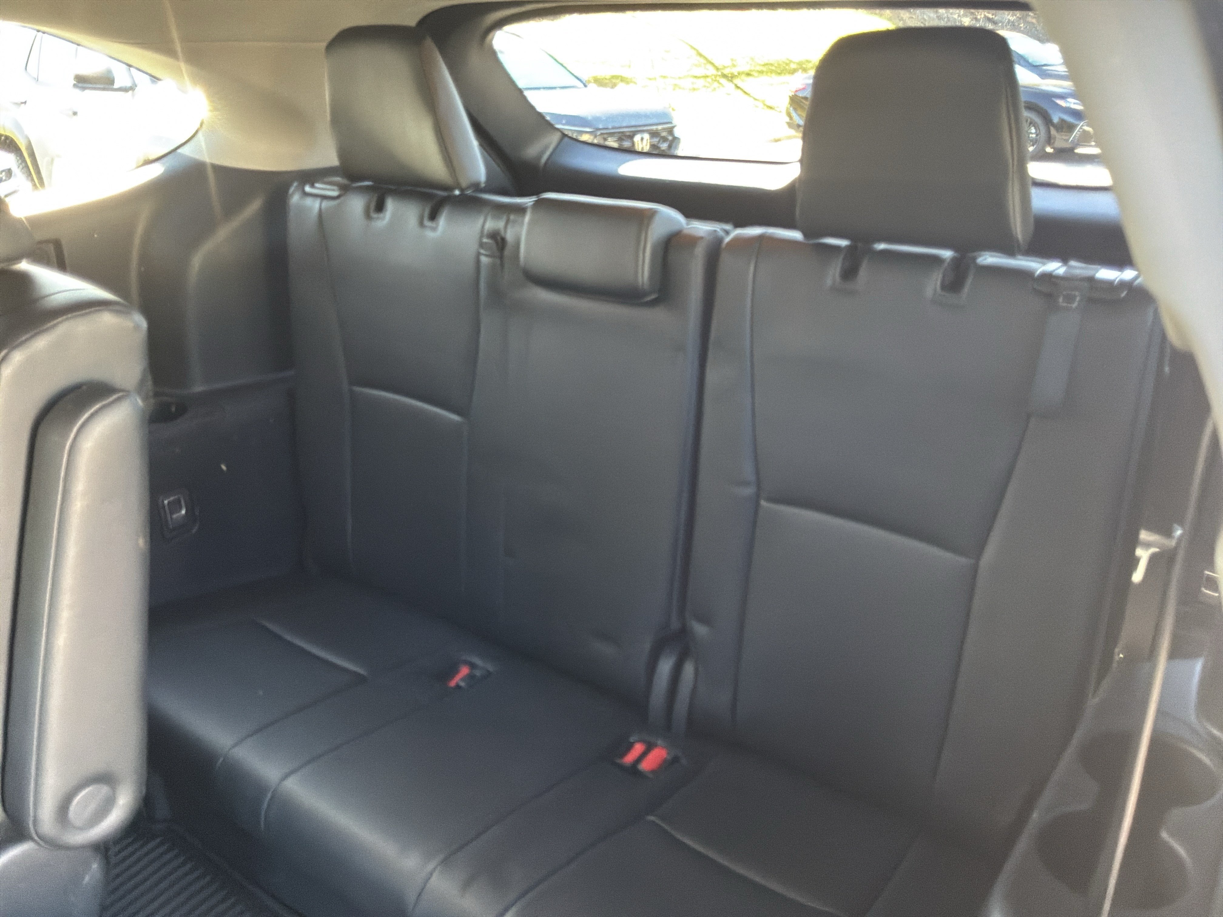 Used 2024 Toyota Highlander XLE AWD/4WD image 30