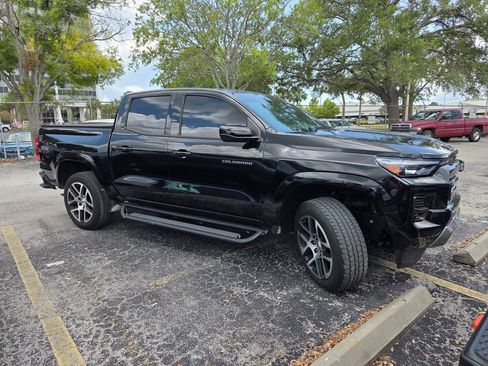 Used 2023 Chevrolet Colorado Z71 w/ Z71 Convenience Package 2 AWD/4WD image 2