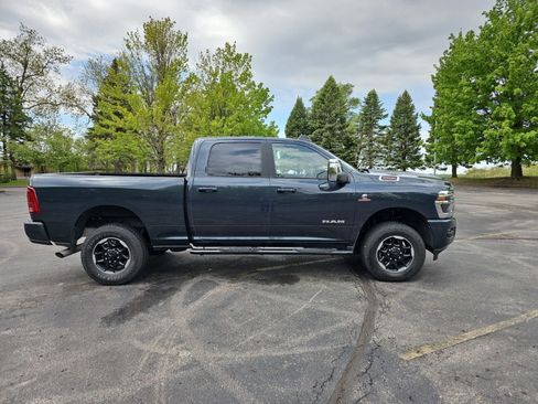 Used 2025 RAM 2500 Laramie AWD/4WD image 7