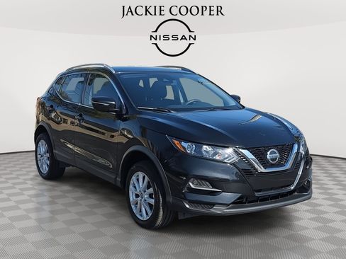 Used 2020 Nissan Rogue Sport SV image 3