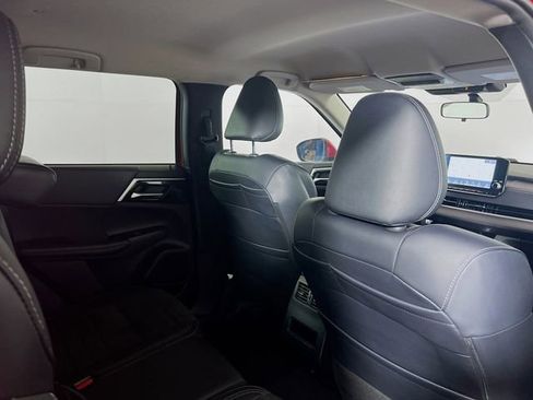 Used 2024 Mitsubishi Outlander SE image 9