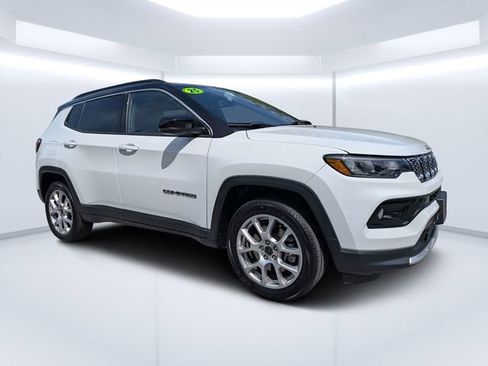 Used 2025 Jeep Compass Limited AWD/4WD image 1