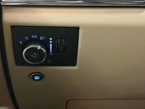 Used 2018 Jeep Grand Cherokee Overland image 36