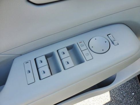 Certified 2026 Hyundai Kona SE image 13