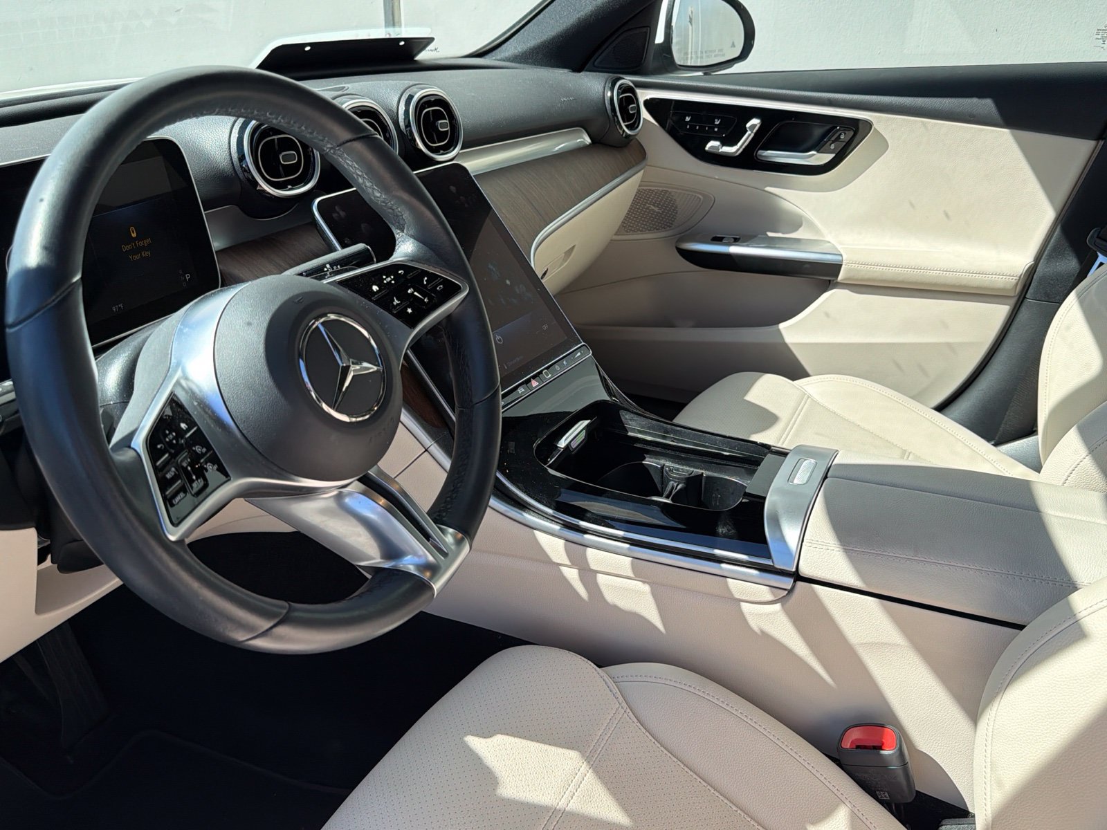 Used 2024 Mercedes-Benz C 300 Sedan image 4