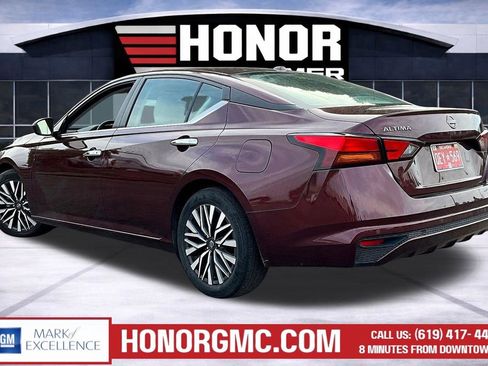 Used 2025 Nissan Altima 2.5 SV image 3