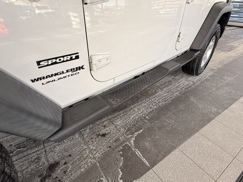 Certified 2018 Jeep Wrangler Unlimited Sport S image 11