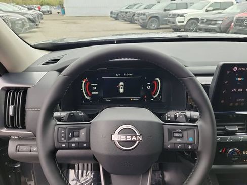 New 2026 Nissan Pathfinder SL FWD image 13