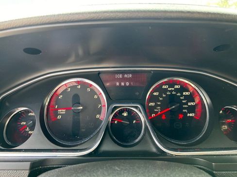 Used 2015 GMC Acadia SLE FWD image 14