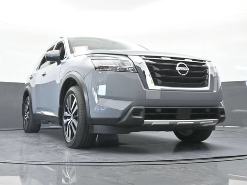 Used 2024 Nissan Pathfinder Platinum AWD/4WD image 67