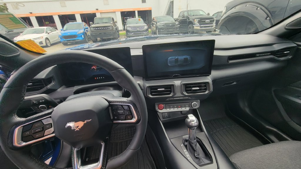 Used 2024 Ford Mustang Coupe RWD image 12
