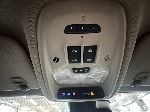 Used 2024 Buick Encore GX Avenir image 19